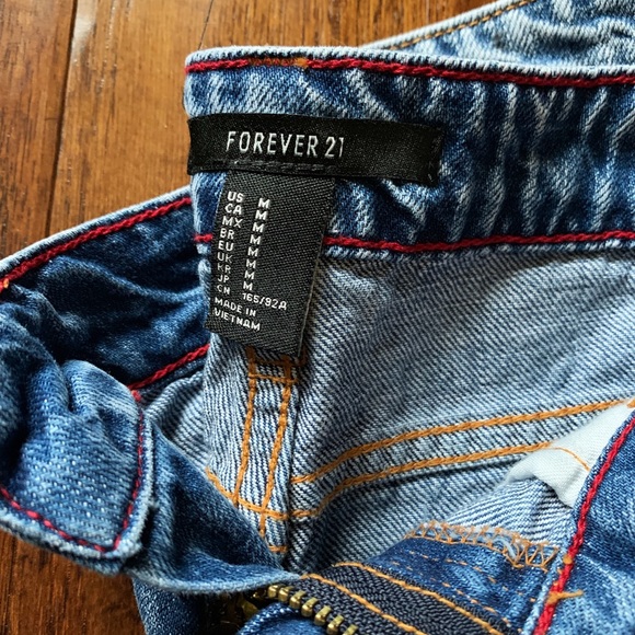 Forever 21 Acid Wash Denim High-Waisted Shorts - Picture 3 of 4